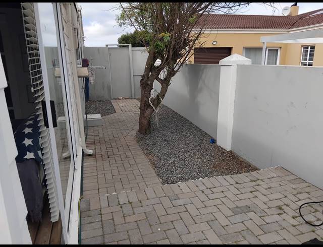 9 BEDROOM HOUSE FOR SALE IN COUNTRY CLUB